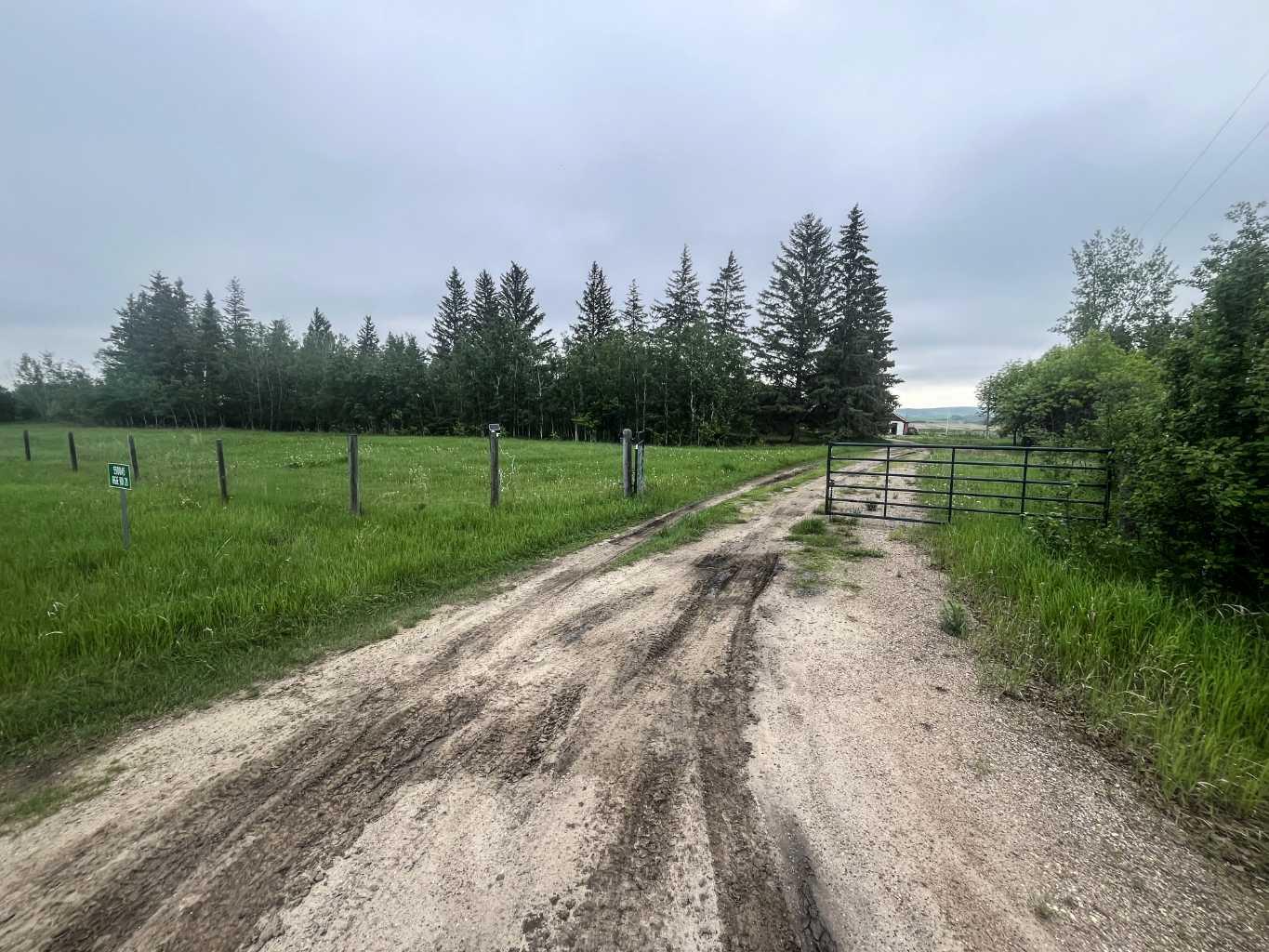 Residential in Rural Vermilion River, County of 4