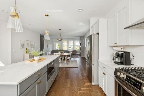 426 Becanni Ln, Nashville, TN, 37209-2596 | Card Image