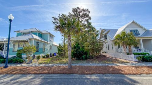 1307 Croaker Ln, Carolina Beach, NC, 28428-6255 | Card Image