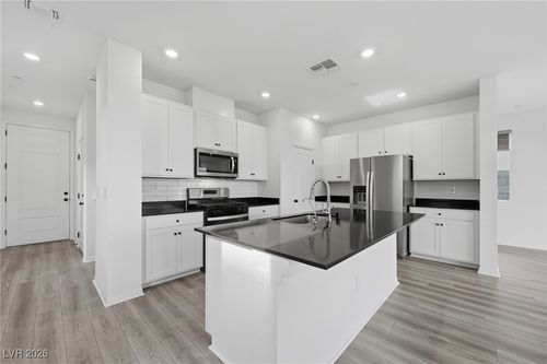 9928 Alpine Style Dr, Las Vegas, NV, 89166-1364 | Card Image