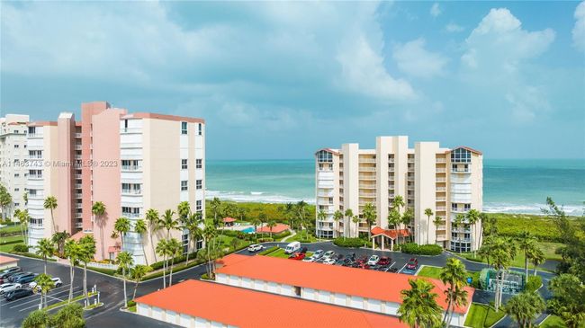 405 - 3870 N Highway A1a, Condo with 2 bedrooms, 2 bathrooms and null parking in Hutchinson Island FL | Image 38