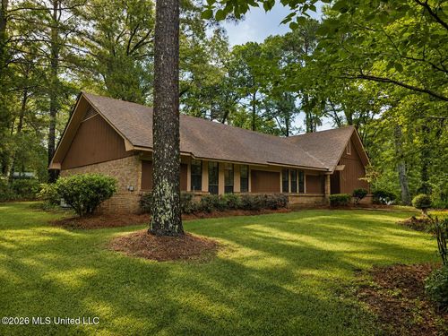 320 Springhill Dr, Terry, MS, 39170-9720 | Card Image