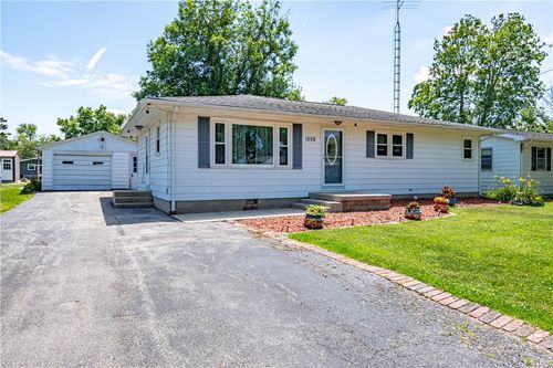 1508 W North 2nd St, Shelbyville, IL, 62565-9500 | Card Image