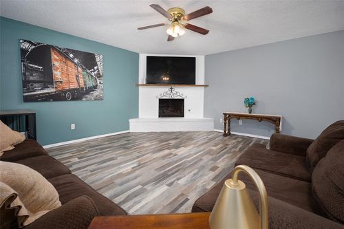 625 Champion Lane, Moore, OK, 73160 | Card Image