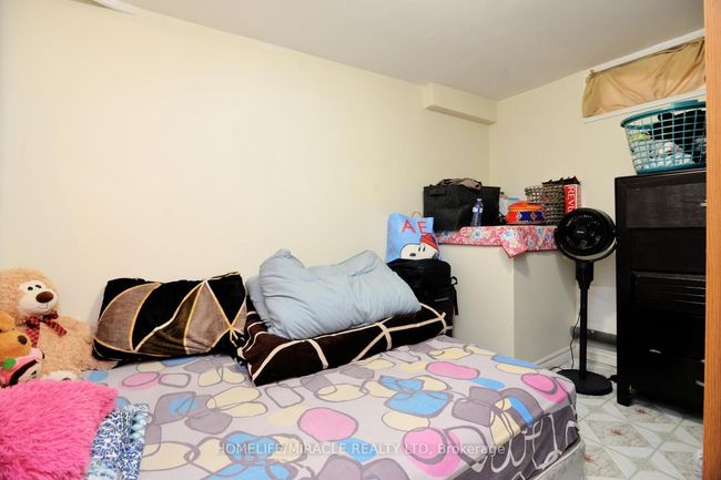 7 Sophia St, House other with 3 bedrooms, 2 bathrooms and 4 parking in Brampton ON | Image 34