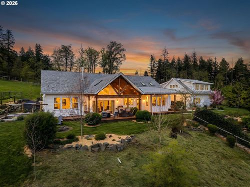 2764 E 40th Ave, Eugene, OR, 97405 | Card Image