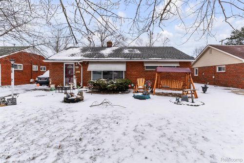 26332 Dale Ct, Roseville, MI, 48066-7107 | Card Image