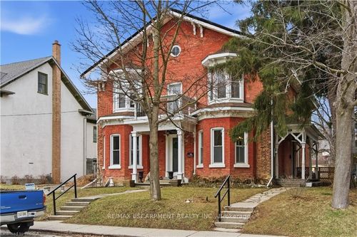 18 Charlotte Street, Brant, ON, N3L1N1 | Card Image