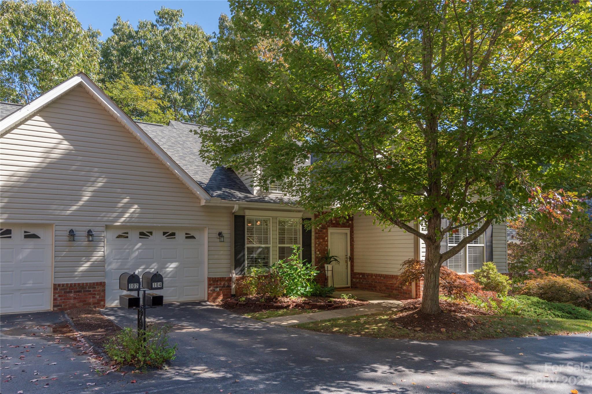 Nodding Ln, Asheville, NC 28803
