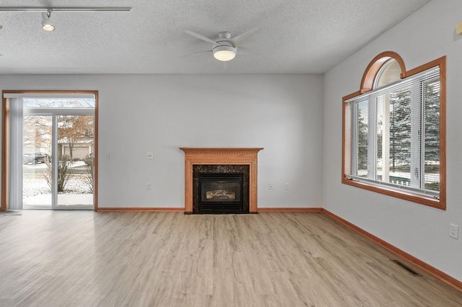 1118 Crystal Pl W, Townhouse with 2 bedrooms, 2 bathrooms and null parking in Chaska MN | Image 6