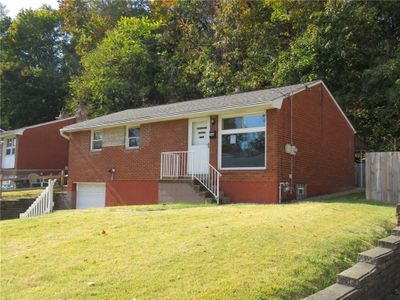 448 Janice Dr, House other with 3 bedrooms, 2 bathrooms and 1 parking in Penn Hills PA | Image 2