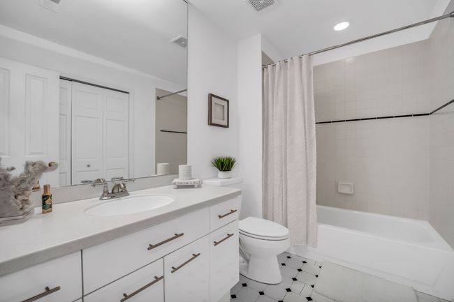APT-503 - 1414 N Wells St, Condo with 2 bedrooms, 2 bathrooms and 1 parking in CHICAGO IL | Image 15