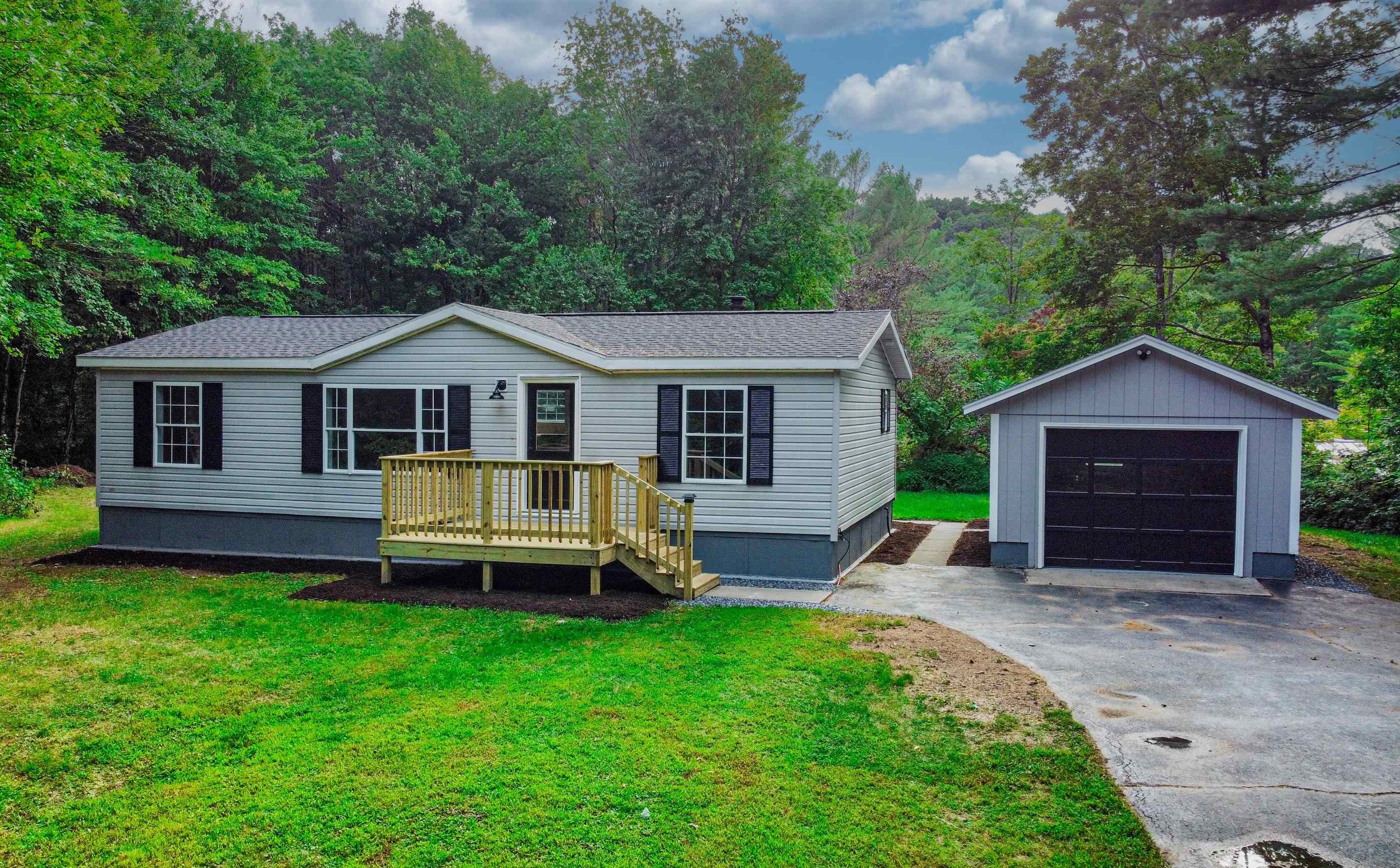 Winter St, Claremont, NH 03743