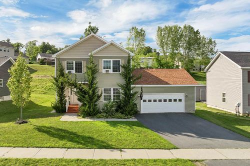 200 Butternut Rd, White River Junction, VT, 05001-7179 | Card Image