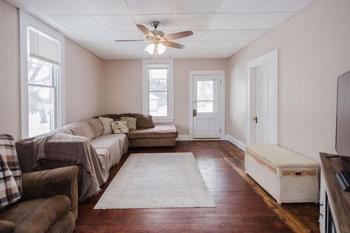 225 Washington St, Mineral Point, WI, 53565-1030 | Card Image