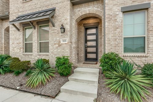 1888 Strand St, Farmers Branch, TX, 75234-4890 | Card Image