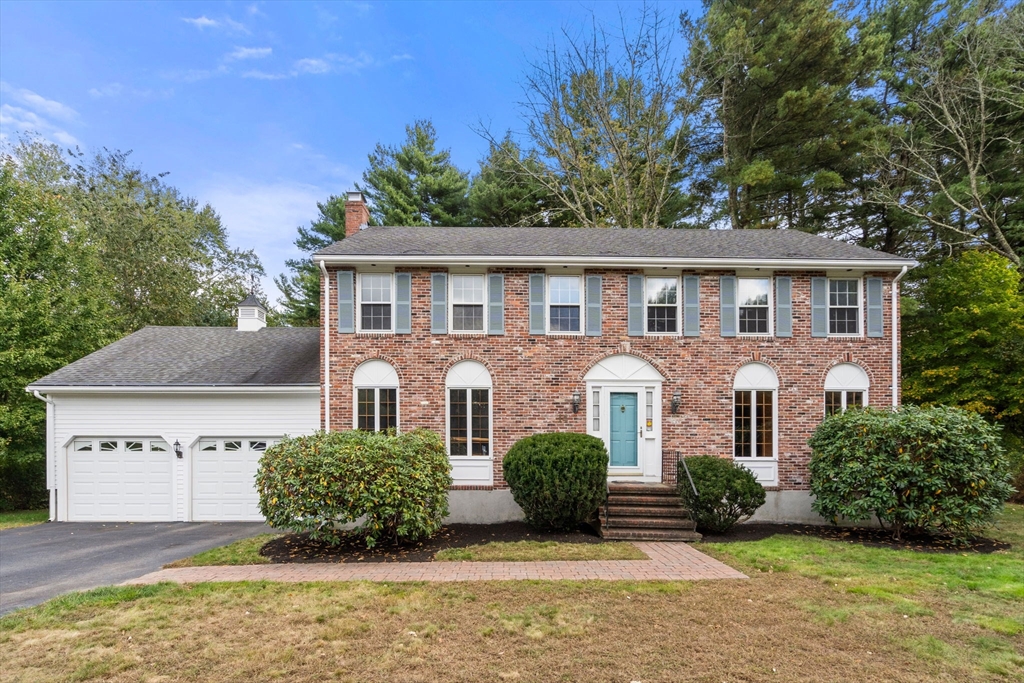 Oriole Rd, Medfield, MA 02052