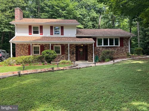 6816 Shrine Ct, ANNANDALE, VA, 22003-6155 | Card Image