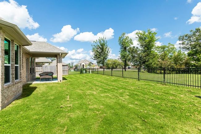 203 Bentwater Ln, House other with 4 bedrooms, 2 bathrooms and 2 parking in Clute TX | Image 28