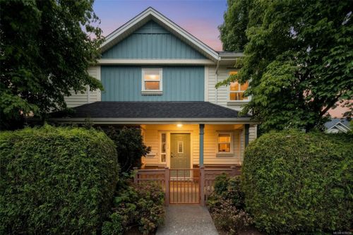 16-1019 North Park St, Victoria, BC, V8T5L4 | Card Image