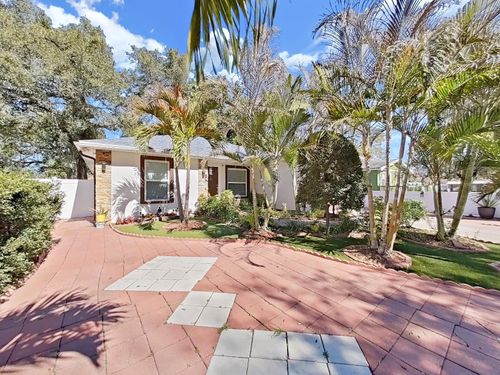 3306 E Chelsea St, TAMPA, FL, 33610-6942 | Card Image