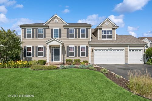 11581 Beacon Ave, Huntley, IL, 60142-8190 | Card Image