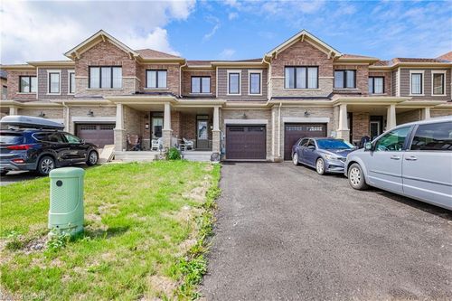 73 Keelson St, Welland, ON, L3B0M4 | Card Image