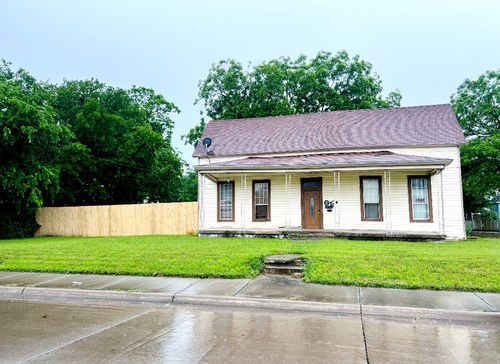 902 S Chestnut St, Mckinney, TX, 75069-6602 | Card Image