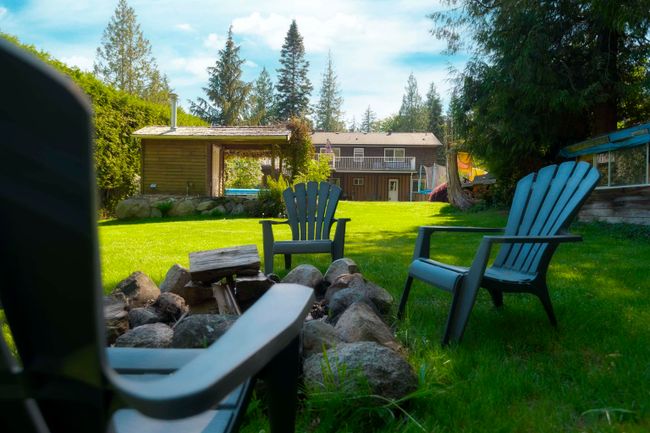 7858 Lohn Road, House other with 5 bedrooms, 3 bathrooms and 4 parking in Halfmoon Bay BC | Image 5