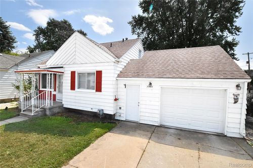 3933 Clairmont St, Flint, MI, 48532-5264 | Card Image