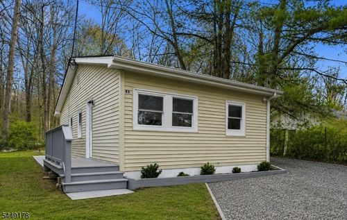 46 Wildwood Rd, Oak Ridge, NJ, 07438-9140 | Card Image