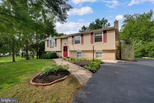 19130 Dowden Cir, POOLESVILLE, MD, 20837-2141 | Card Image