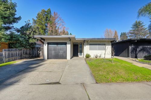 8819 Sharkey Avenue, Elk Grove, CA, 95624 | Card Image