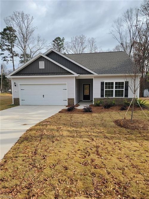 3471 Robindale Dr, Winston Salem, NC, 27107 | Card Image