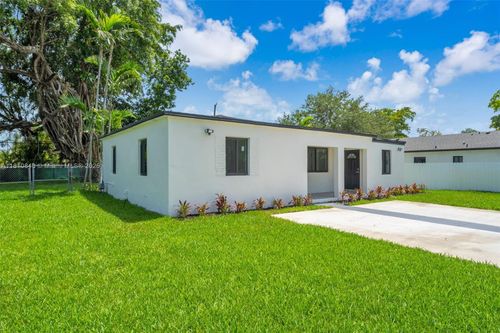 1010 Ne 140th St, North Miami, FL, 33161-3308 | Card Image
