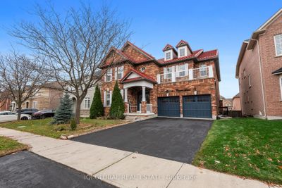 21 Crown Dr, House other with 4 bedrooms, 4 bathrooms and 5 parking in Brampton ON | Image 2