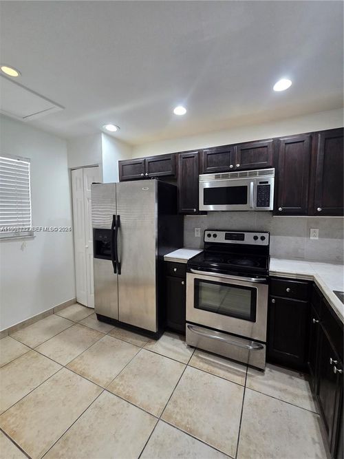27-911 Ne 209th Ter, Miami, FL, 33179-1229 | Card Image