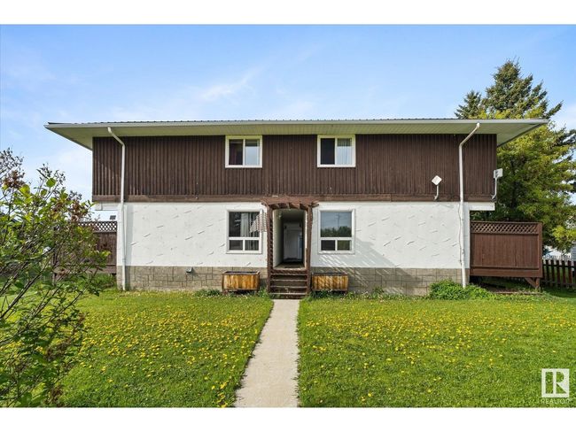 4812 45 Ave, Home with 10 bedrooms, 2 bathrooms and null parking in Evansburg AB | Image 5
