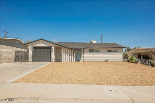 400 Rossmoyne Ave, North Las Vegas, NV, 89030-3880 | Card Image