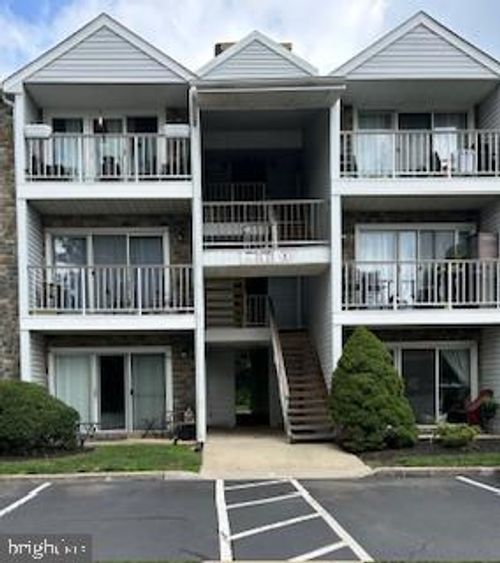 28 Holly Ct, Hamilton, NJ, 08619-4633 | Card Image