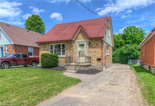 320 Highland Rd E, Kitchener, ON, N2M3W4 | Card Image