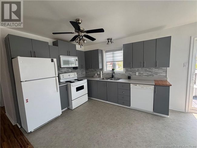 61 Rue Jérôme Comeau, House other with 4 bedrooms, 2 bathrooms and null parking in Petit Rocher NB | Image 9