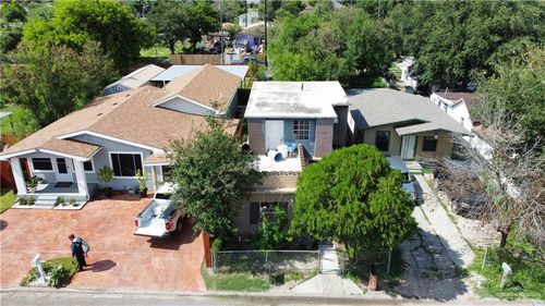 212 E 1st St, San Juan, TX, 78589-3004 | Card Image