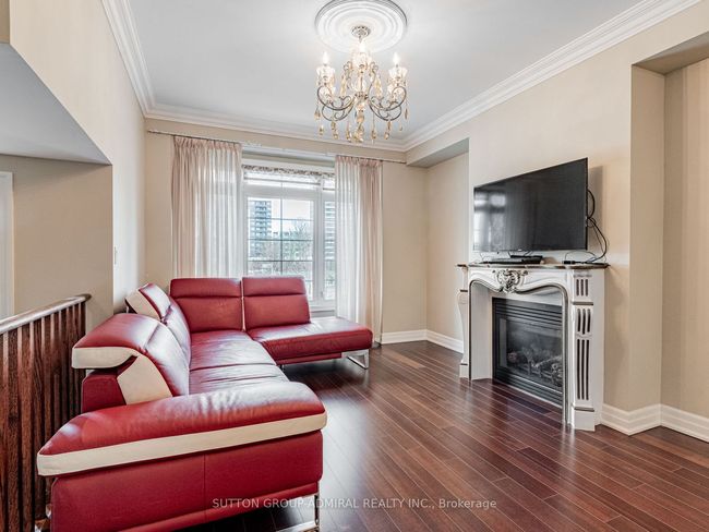 106 Disera Dr, Condo with 3 bedrooms, 3 bathrooms and 2 parking in Vaughan ON | Image 10