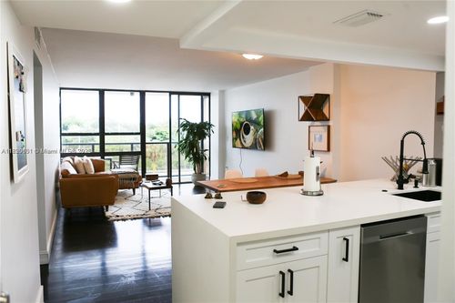 apt-310-600 Ne 36th St, Miami, FL, 33137-3950 | Card Image
