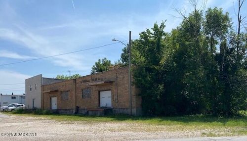 206202 E 2nd St, Eldon, MO, 65026-1504 | Card Image