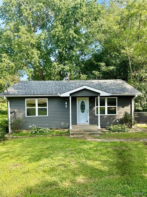 704 Union St, Marble Hill, MO, 63764-8221 | Card Image