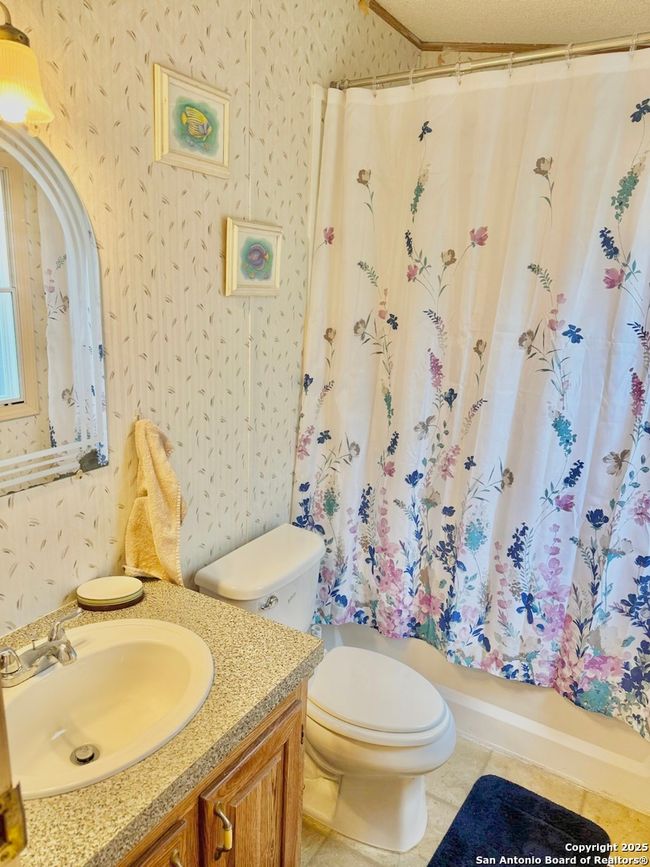 1085 Zane Grey Ln, House other with 4 bedrooms, 3 bathrooms and null parking in Spring Branch TX | Image 18