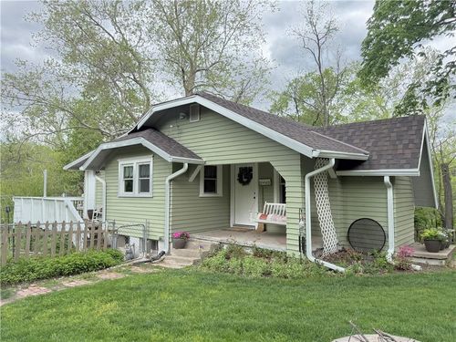 3044 N 2nd St, Saint Joseph, MO, 64505-3051 | Card Image