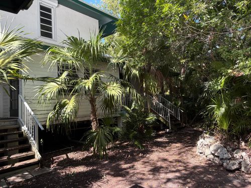 1544 Westward Ho Ln, Marathon, FL, 33050-2671 | Card Image